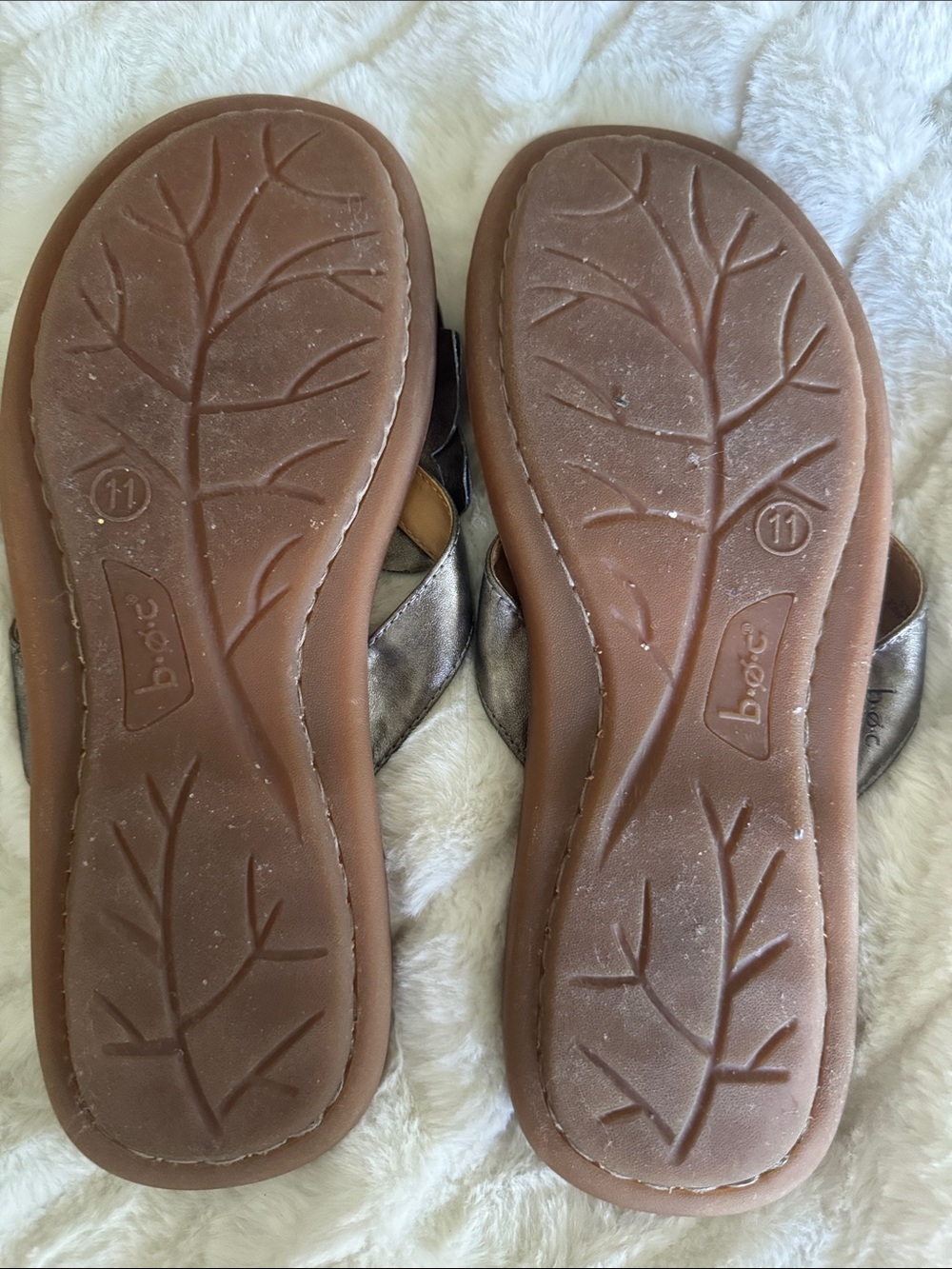 b.o.c. Floral Metallic Pewter Slide Sandals - Picture 5 of 6